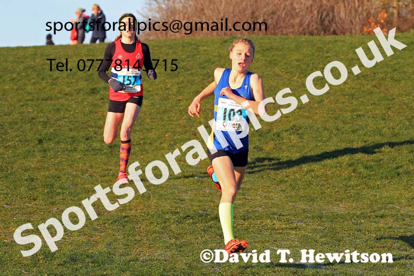 Girls under-13s, 2022 North Eastern Cross Country Champs., Temple Park, South Shields.  Photo: David T. Hewitson/Sports for All Pics
